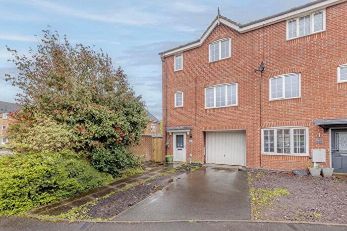 4 Bedroom End Of Terrace House For Sale In Godwin Way, Stoke On Trent, ST4