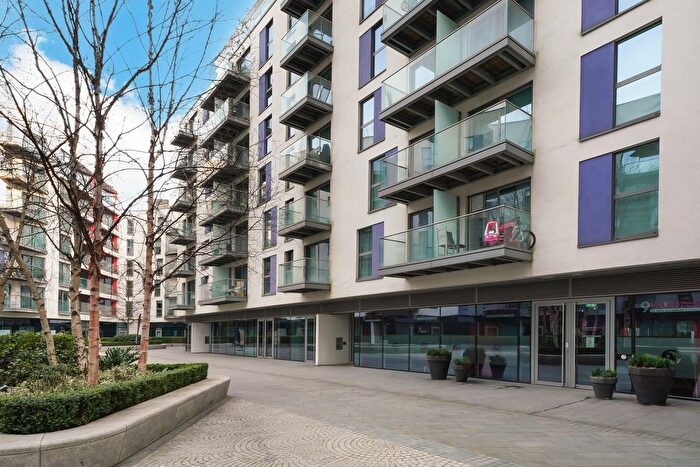 2 Bedroom Flat To Rent In Saffron Central Square, Croydon, CR0