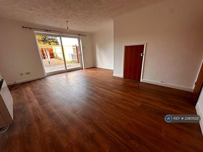 3 Bedroom Terraced House To Rent In The Vineries, Eastbourne, BN23