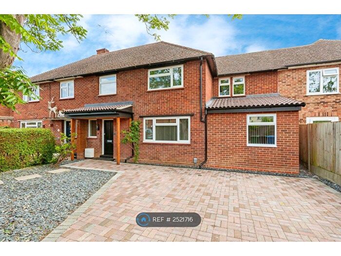 5 Bedroom Terraced House To Rent In Upcroft, Windsor, SL4