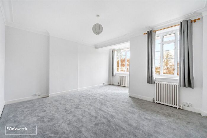 1 Bedroom Flat To Rent In Watchfield Court, Sutton Court Road, London, W4