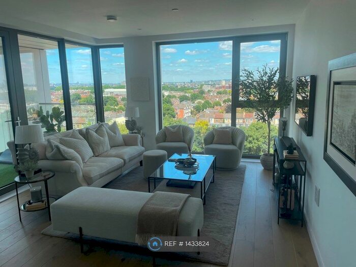 2 Bedroom Flat To Rent In Bowery Building, London, SW15