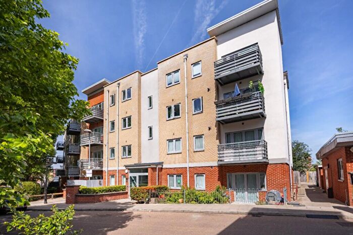 2 Bedroom Apartment For Sale In Bedgebury Court, Walthamstow, E17