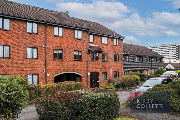 1 Bedroom Flat To Rent In Amwell Street, Hoddesdon, EN11