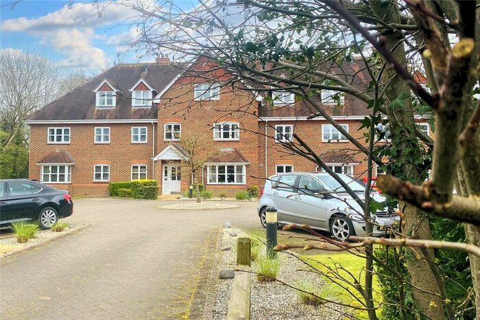 2 Bedroom Flat For Sale In Wessex Grange, Reading Road, Sherfield-on-Loddon, Hook, RG27