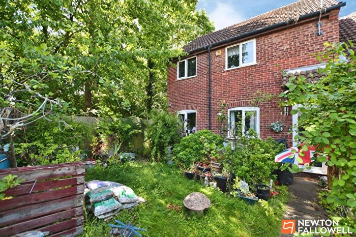 3 Bedroom Semi-Detached House For Sale In Abberton Way, Loughborough, LE11