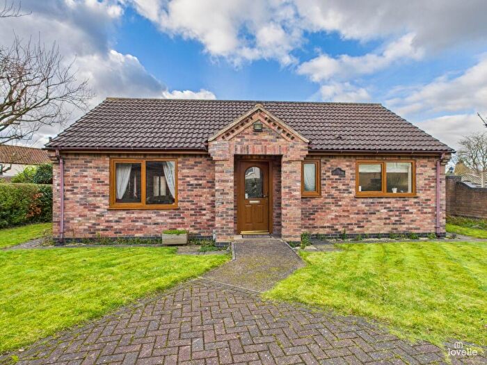 2 Bedroom Detached Bungalow For Sale In Little Lane, Wrawby, DN20