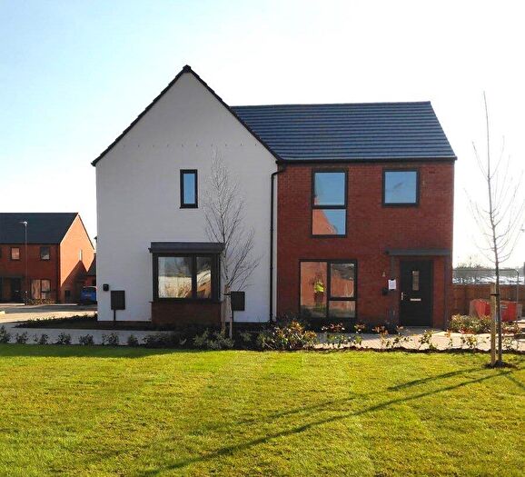 3 Bedroom Semi Detached House To Rent In Drumore Close, Derby, Derbyshire, DE22