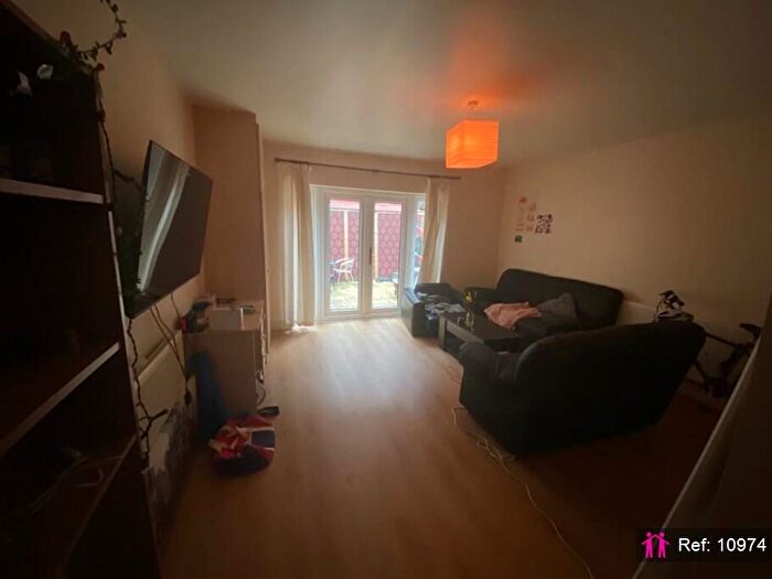 6 Bedroom Terraced House To Rent In Southsea Road, Kingston Upon Thames, KT1