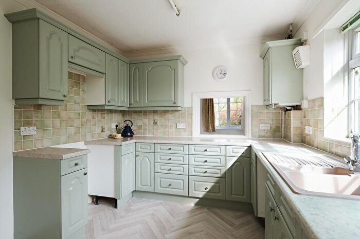 4 Bedroom Detached House For Sale In The Drive, Craigweil-on-Sea, Bognor Regis, West Sussex, PO21