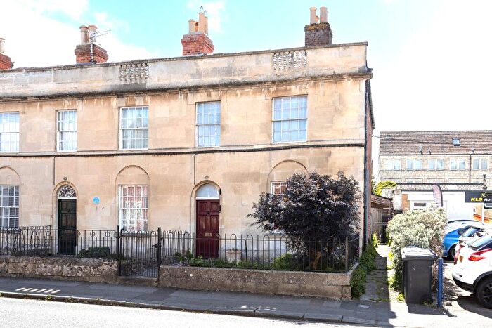 2 Bedroom End Of Terrace House For Sale In Union Street, Trowbridge, BA14
