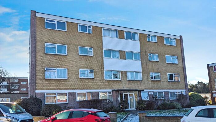 2 Bedroom Flat To Rent In Parkgate Road, Wallington, SM6