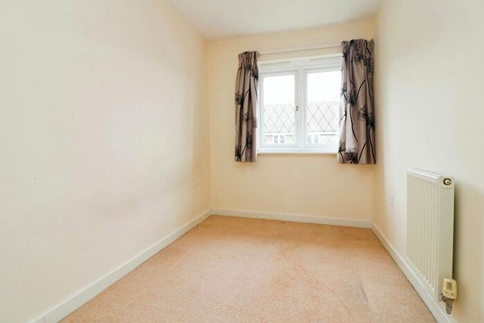 3 Bedroom Terraced House For Sale In The Furlong, Bedford, MK43