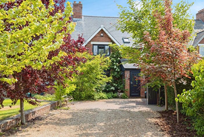 3 Bedroom Semi-Detached House For Sale In Pinnock Lane, Staplehurst, Tonbridge, Kent, TN12