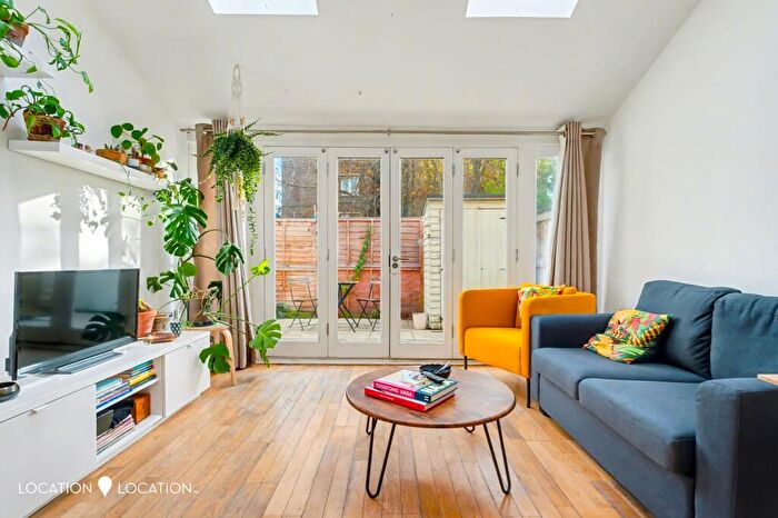 1 Bedroom Flat To Rent In Moresby Road, London, E5