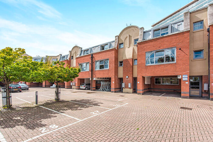 1 Bedroom Apartment To Rent In Sundial Court, Surbiton, KT5