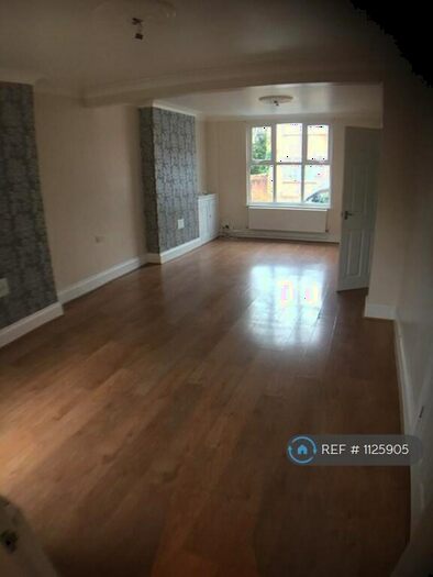 3 Bedroom Terraced House To Rent In Alfred Street, Kettering, NN16