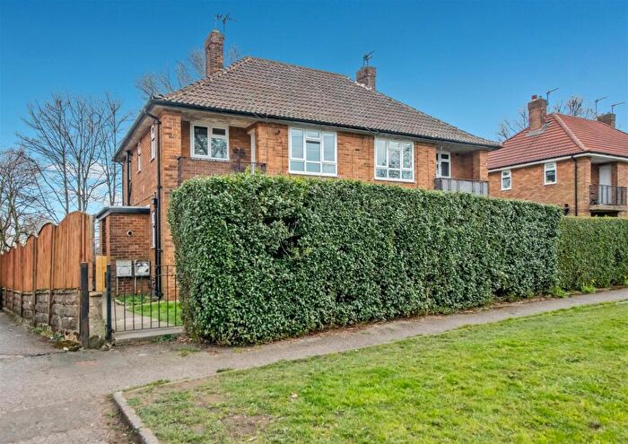 1 Bedroom Flat For Sale In Armley Ridge Road, Armley, Leeds, LS12