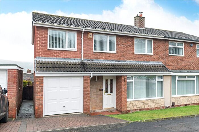 4 Bedroom Semi Detached House For Sale In Ashtree Close, Rowlands Gill, Tyne And Wear, NE39