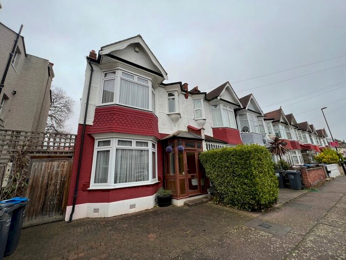 4 Bedroom Terraced House To Rent In Carew Road, Thornton Heath, CR7