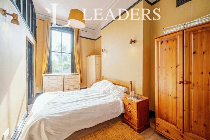 1 Bedroom Flat To Rent In Yarborough Road, Southsea, PO5