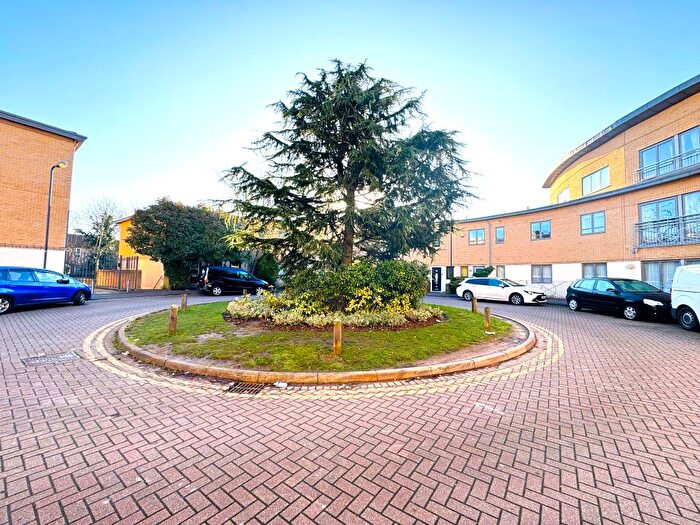 1 Bedroom Flat For Sale In Robert House, Sovereign Place, Harrow, HA1