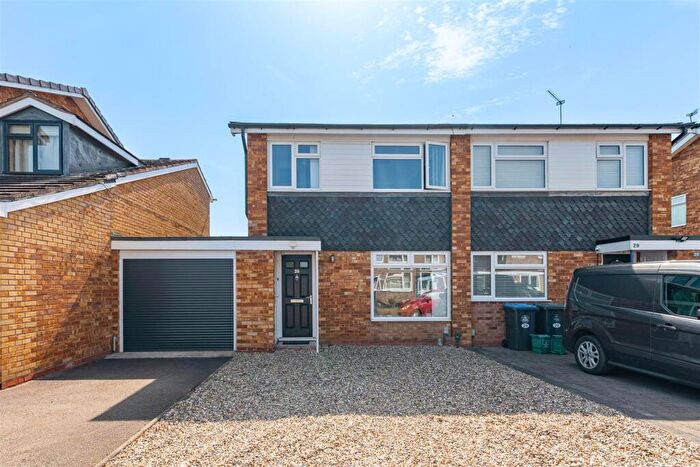 3 Bedroom Semi Detached House For Sale In Westfield Crescent, Wellesbourne, CV35