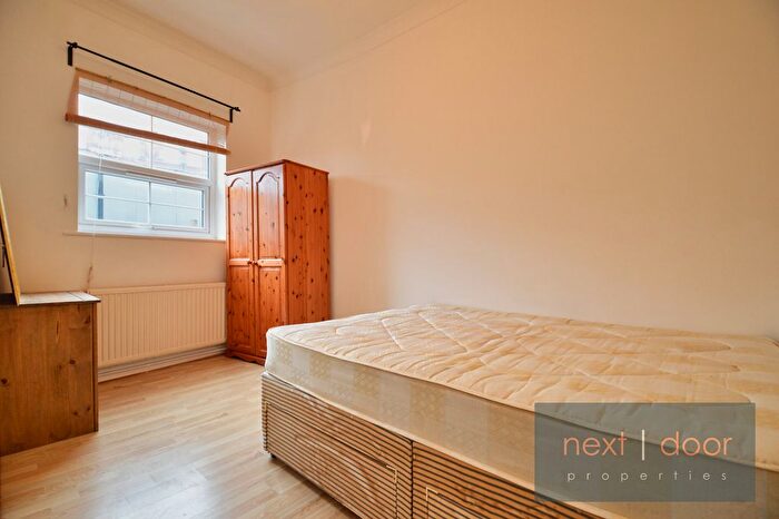2 Bedroom Flat To Rent In Camberwell New Road, Camberwell, SE5