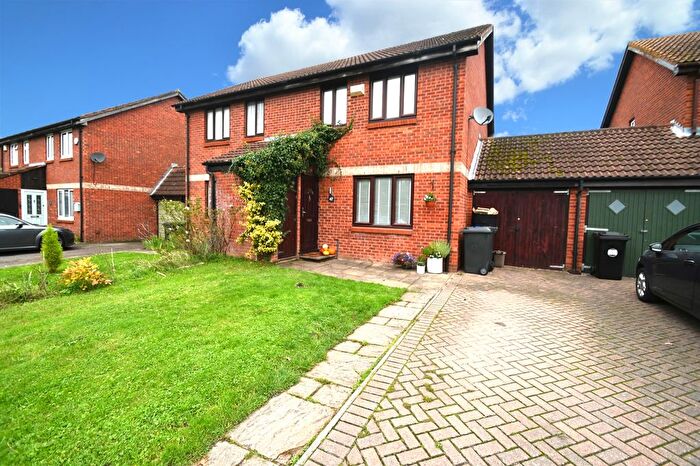 3 Bedroom Semi-Detached House For Sale In Thorn Drive, George Green, Buckinghamshire, SL3