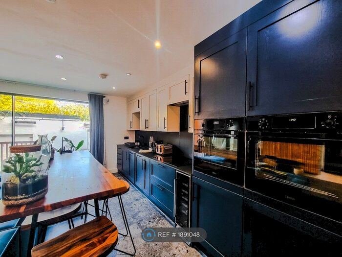 2 Bedroom Detached House To Rent In Brookfield Road, Bristol, BS6