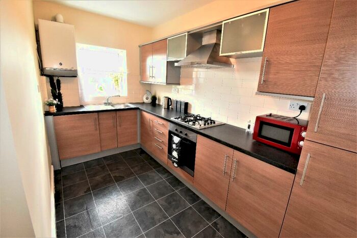 3 Bedroom Apartment To Rent In Glossop Road, S10