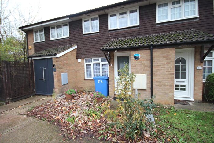 3 Bedroom Terraced House For Sale In Pendula Drive, Hayes, UB4