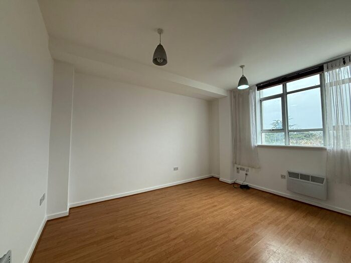 1 Bedroom Flat To Rent In Ripple Road, Barking, IG11