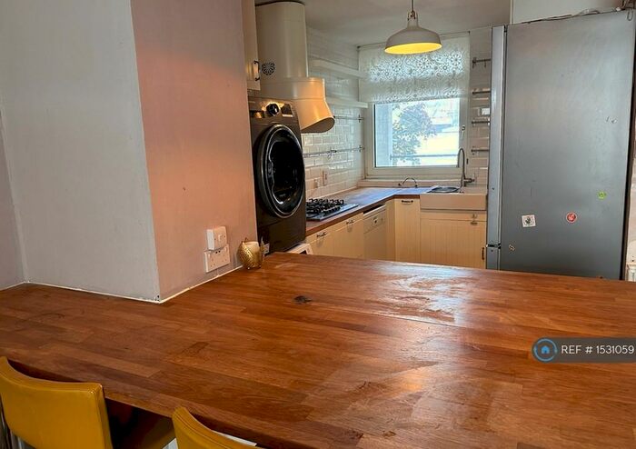 3 Bedroom Flat To Rent In Lamble Street, London, NW5