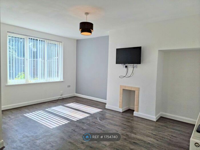 3 Bedroom Semi-Detached House To Rent In West Boulevard, Quinton, Birmingham, B32