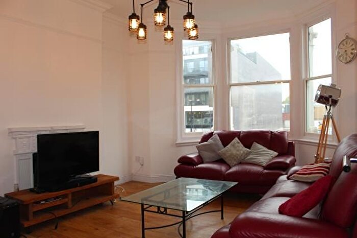 2 Bedroom Flat To Rent In Clapham Road, Clapham, SW9
