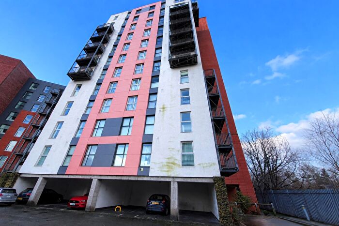 2 Bedroom Flat To Rent In Stillwater Drive, Manchester, M11