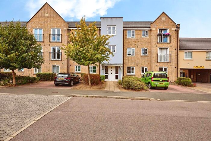 2 Bedroom Flat For Sale In Buttercup Avenue, Eynesbury, St. Neots, PE19