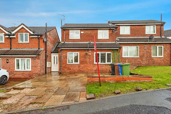 2 Bedroom Mews For Sale In Buckley Close, Hyde, Greater Manchester, SK14