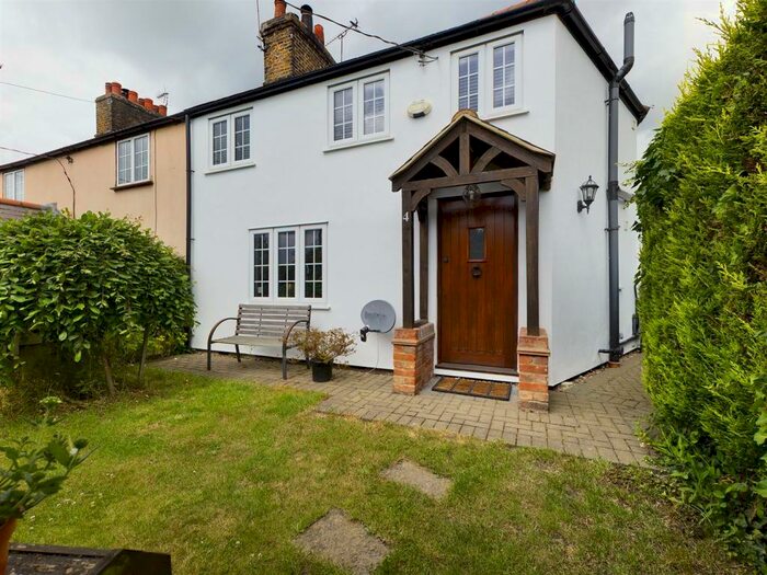 3 Bedroom End Of Terrace House For Sale In China Lane, Bulphan, Upminster, RM14