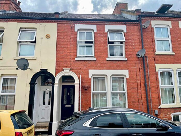 3 Bedroom Terraced House For Sale In Artizan Road, Northampton, NN1