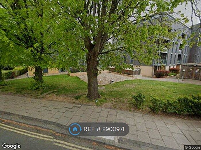 2 Bedroom Flat To Rent In Newsom Place, St. Albans, AL1