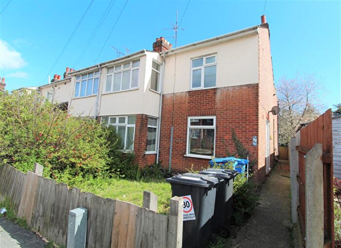 3 Bedroom Maisonette To Rent In Wherstead Road, IP2