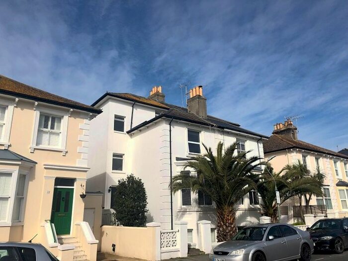 1 Bedroom Flat To Rent In Hova Villas, Hove, BN3