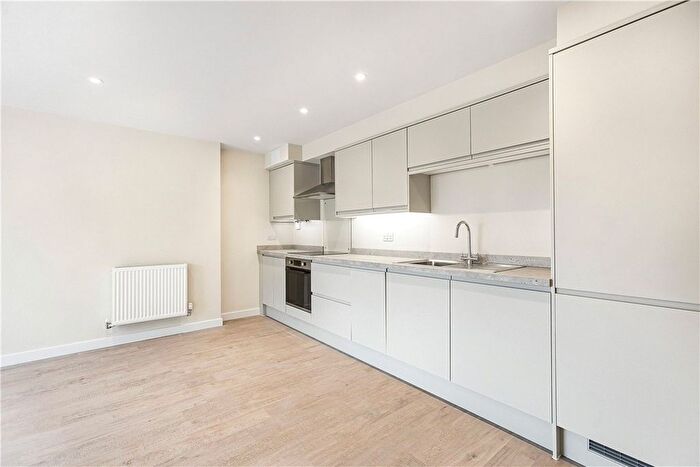 2 Bedroom Flat To Rent In Drayton Road, Abingdon, Oxfordshire, OX14