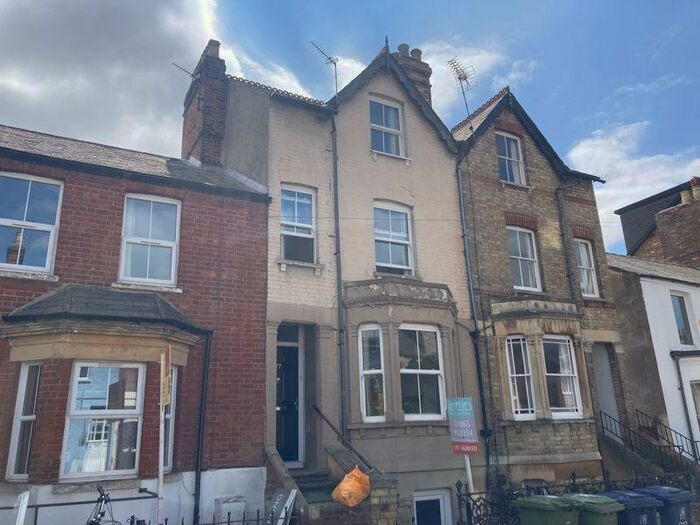 6 Bedroom House Of Multiple Occupation To Rent In James Street, Oxford, OX4