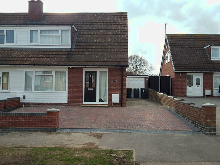 2 Bedroom Chalet To Rent In Tithe Barn Road, Wootton, MK43