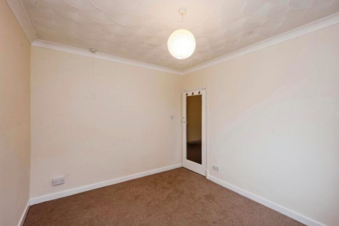 2 Bedroom Detached House For Sale In Station Road, Grovesend, Swansea, SA4