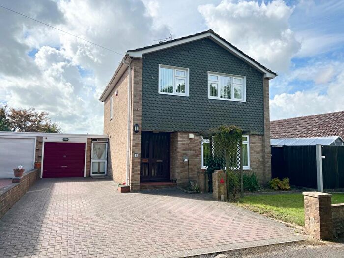3 Bedroom Link Detached House For Sale In Fawley, Southampton, Hampshire, SO45