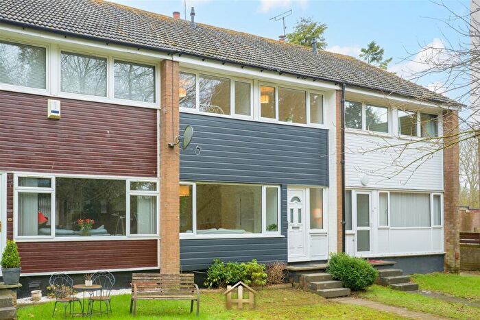 3 Bedroom Terraced House For Sale In Orchard Court, Dundee, DD4